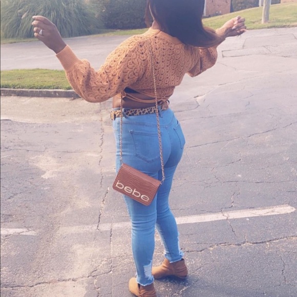 Cross-Back Sweater - Picture 6 of 7